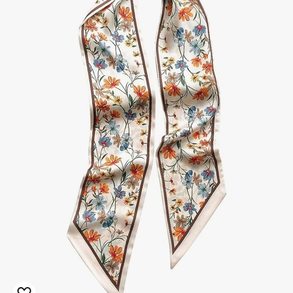 Brand new Tory Burch Ella Tote with Imleck matching scarf - Picture 6 of 9